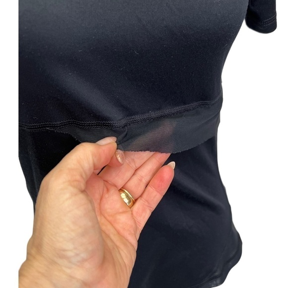 Lululemon Black V-Neck Short Sleeve Workout T-shirt Size 4 - Picture 7 of 9